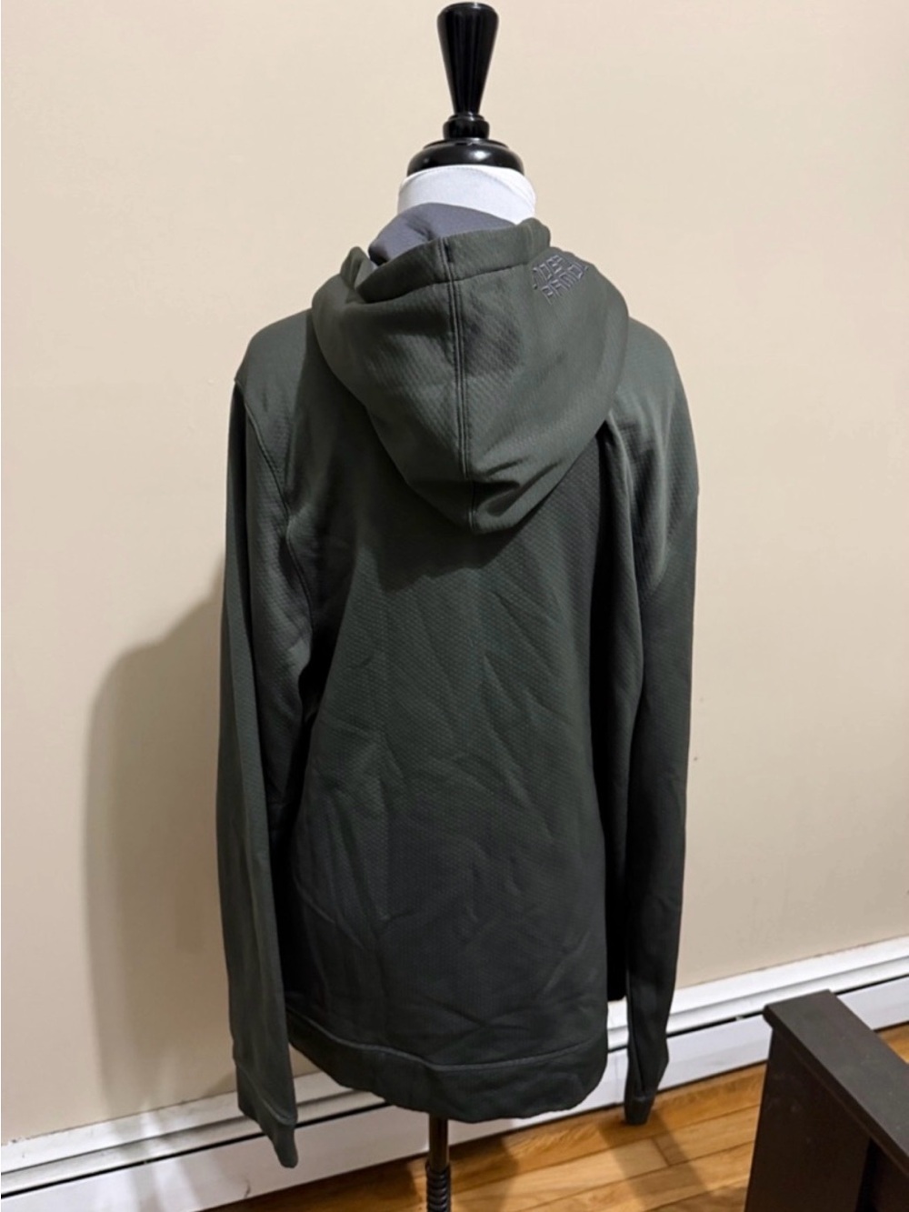 Men’s under armor hoodie lightweight knit under armor hoodie - worn once. - Picture 5 of 8
